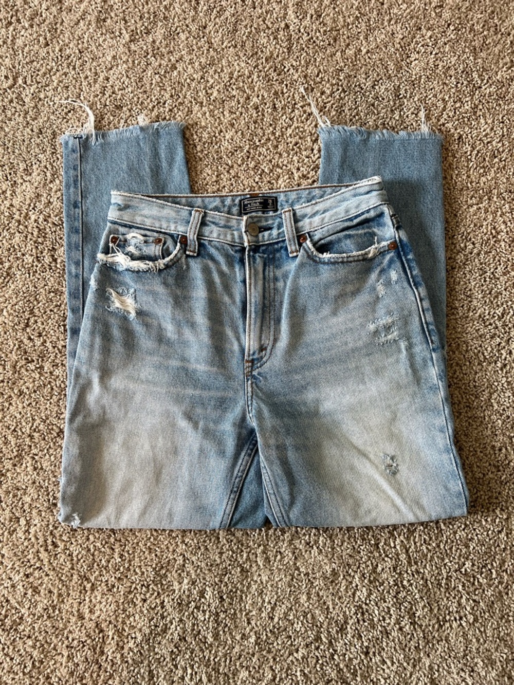 Abercrombie & Fitch Mom Jeans Light Wash